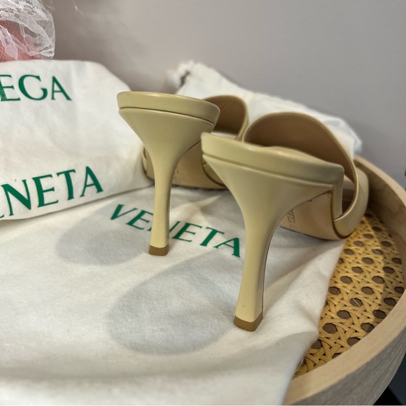 BOTTEGA VENETA
Beige Stretch Heeled Mules - Picture 6 of 6